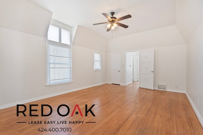 Building Photo - 360 N Detroit St
