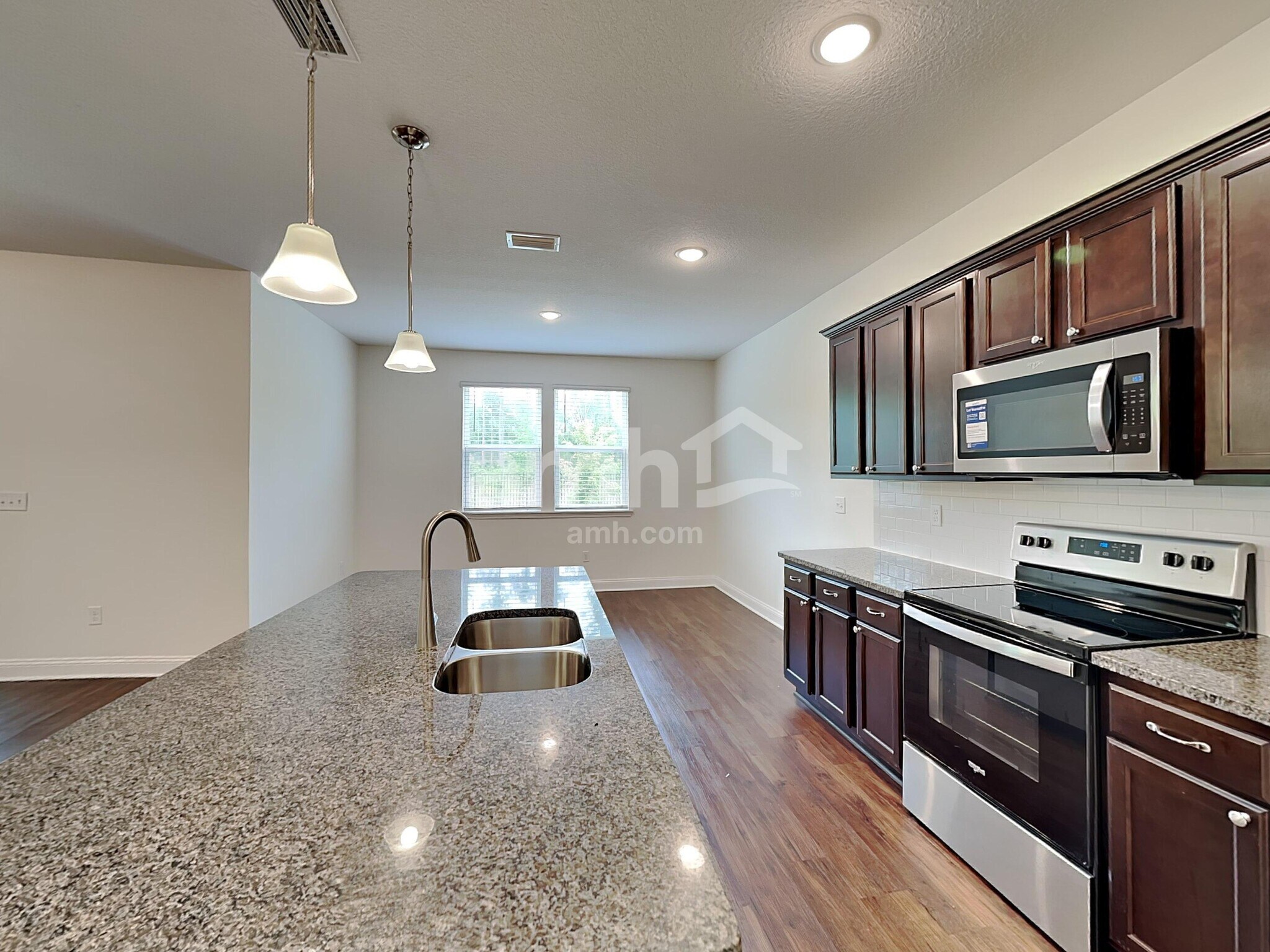 Building Photo - 329 Banyan Frst Dr