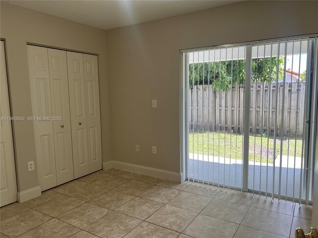 Building Photo - 14225 SW 149th Ave