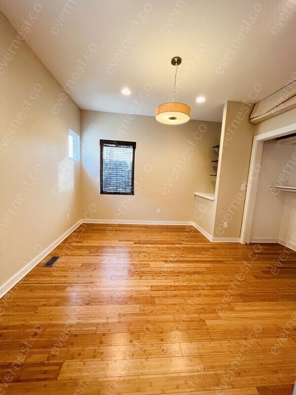 Building Photo - 3-Bed/2.5-Bath Home/Pet Friendly/Available Soon!