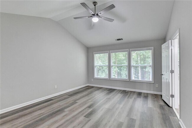 Building Photo - 2208 Staunton Dr NW