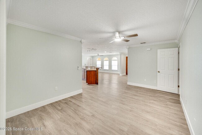 Building Photo - 645 Caiman St