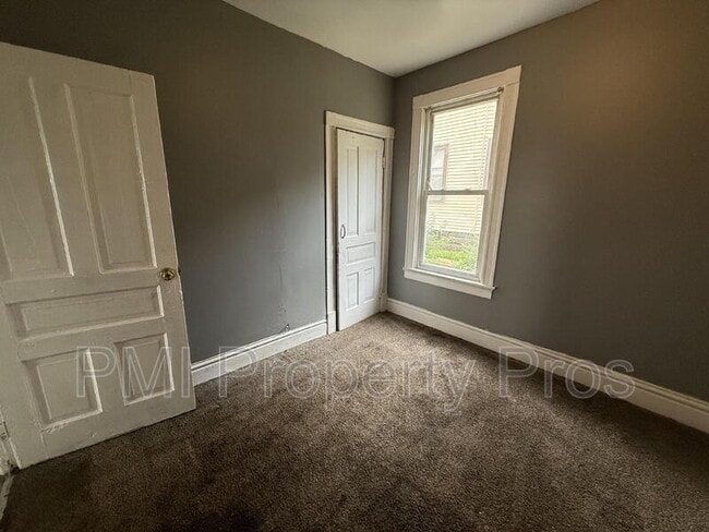Building Photo - 1415 N 37th St