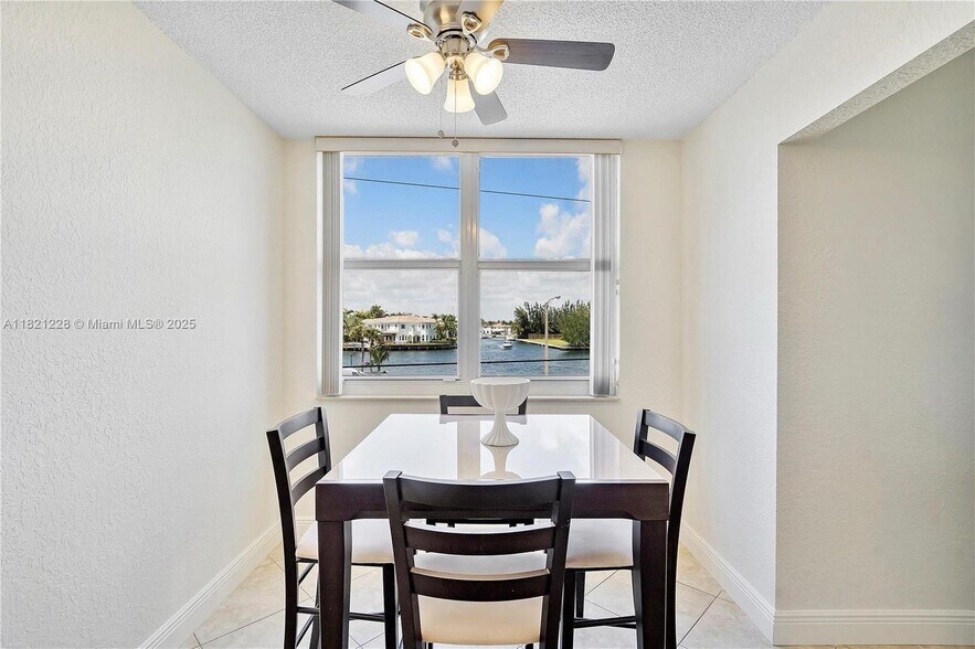 Building Photo - 1401 S Ocean Dr
