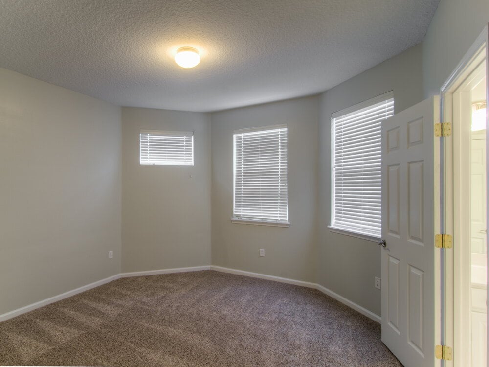 Building Photo - 2533 Sunny Creek Dr