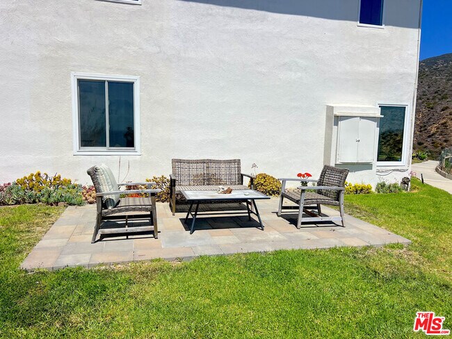 Building Photo - 6232 Tapia Dr