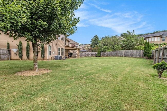 Building Photo - 2701 Blake Towers Ln