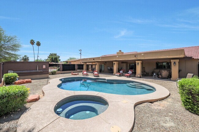 Building Photo - 10825 N 85th Pl