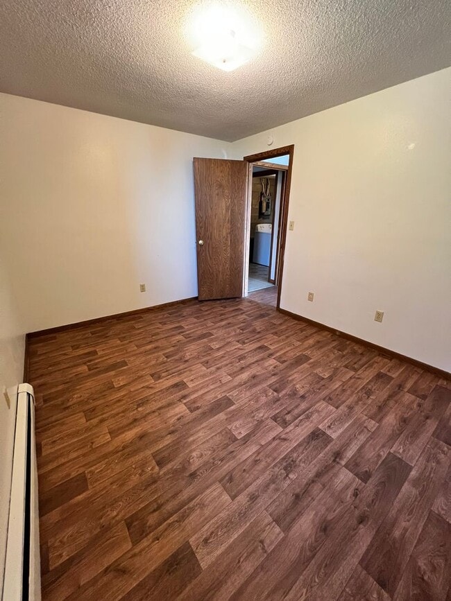 Building Photo - 123 E Ninth St