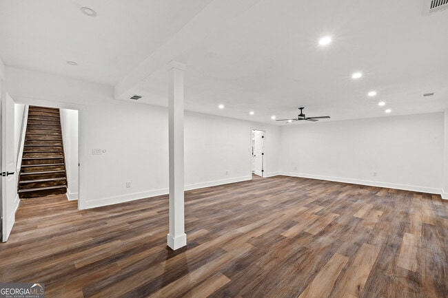 Building Photo - 1620 Chevron Way