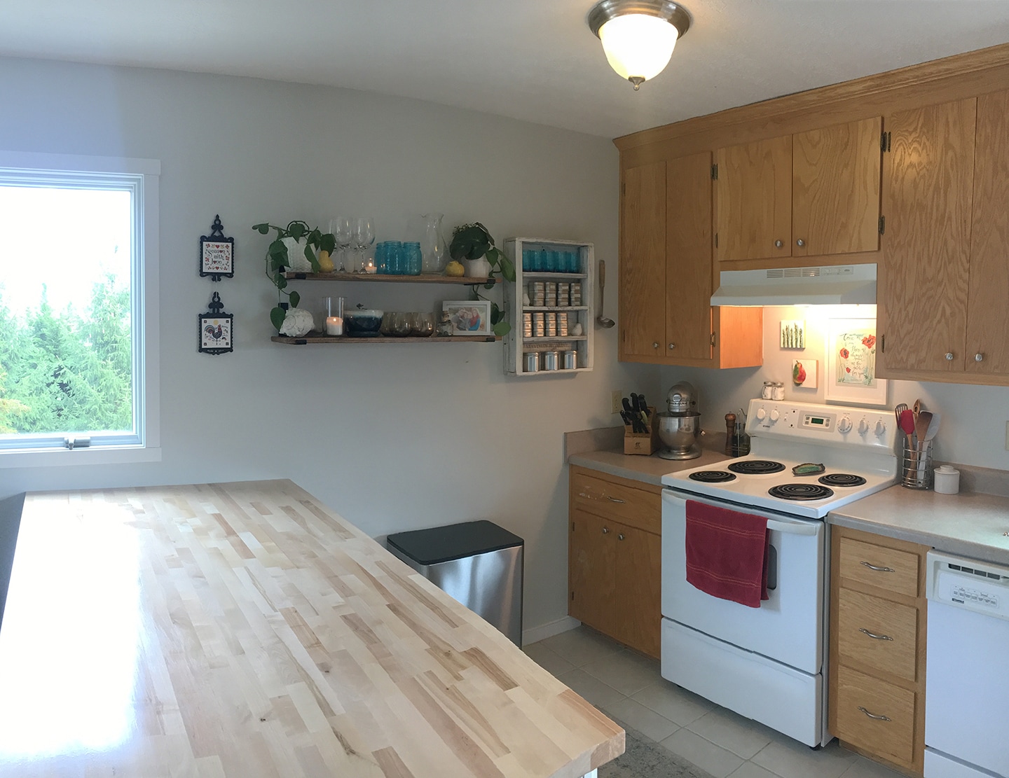 Example of kitchen furnished. - 2353 Lusters Gate Rd