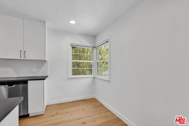 Building Photo - 2216 Ashland Ave