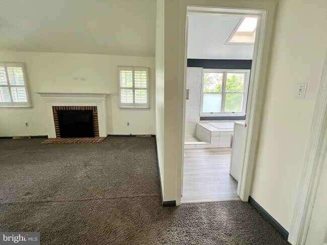 Building Photo - 8620 Trumbauer Dr