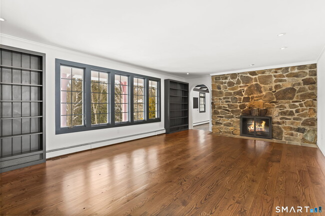 Building Photo - 11 Partrick Ln