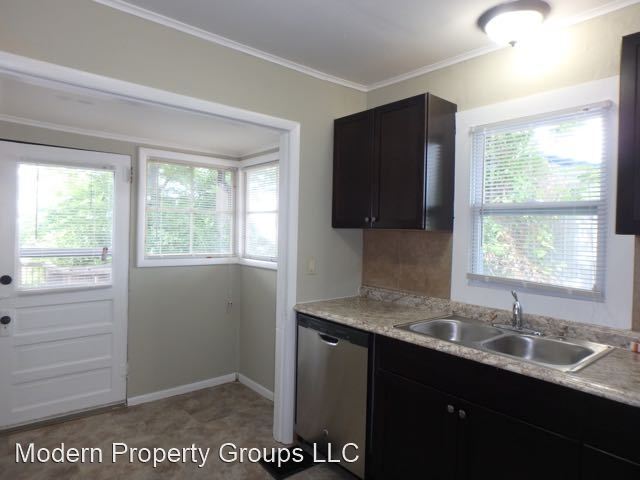 Building Photo - 2 br, 1 bath House - 111 E. Forest Ave