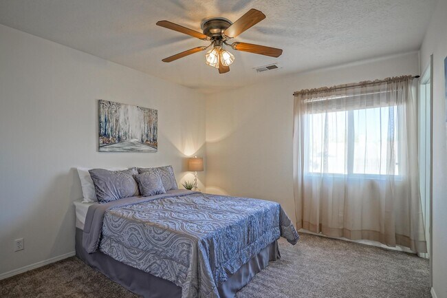 Building Photo - 3146 Chama Meadows Dr NE