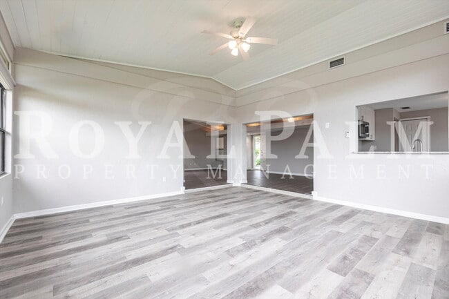 Building Photo - Renovated 3BR Home in The Forest — Seasonal Charm & Holiday Savings – Apply by 12/31 for One Mont...