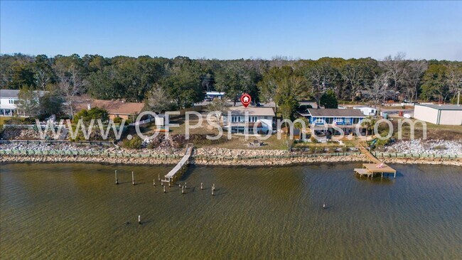 Building Photo - 13885 FL-20