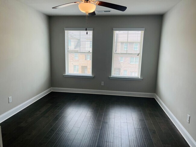 Building Photo - Wow! 4 bedroom 2.5 bathroom in Suwanee! Must See!!
