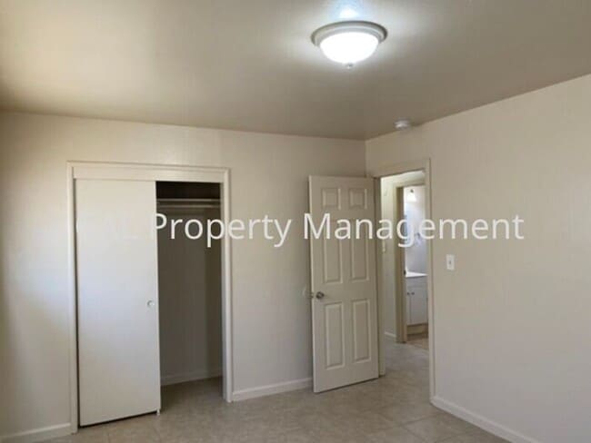 Building Photo - Quaint Home for rent in Greenfield
