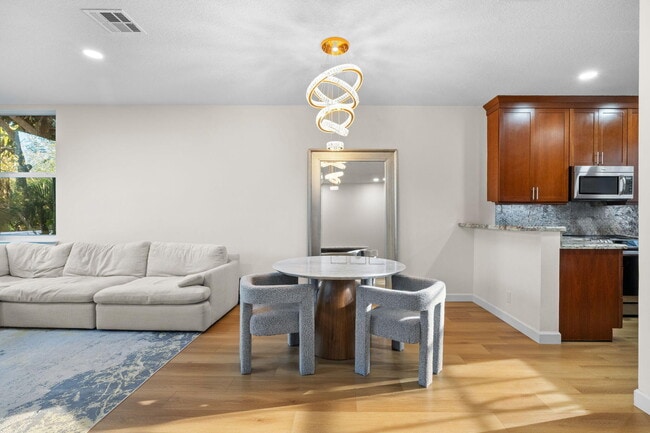 Building Photo - 1213 Tequesta St