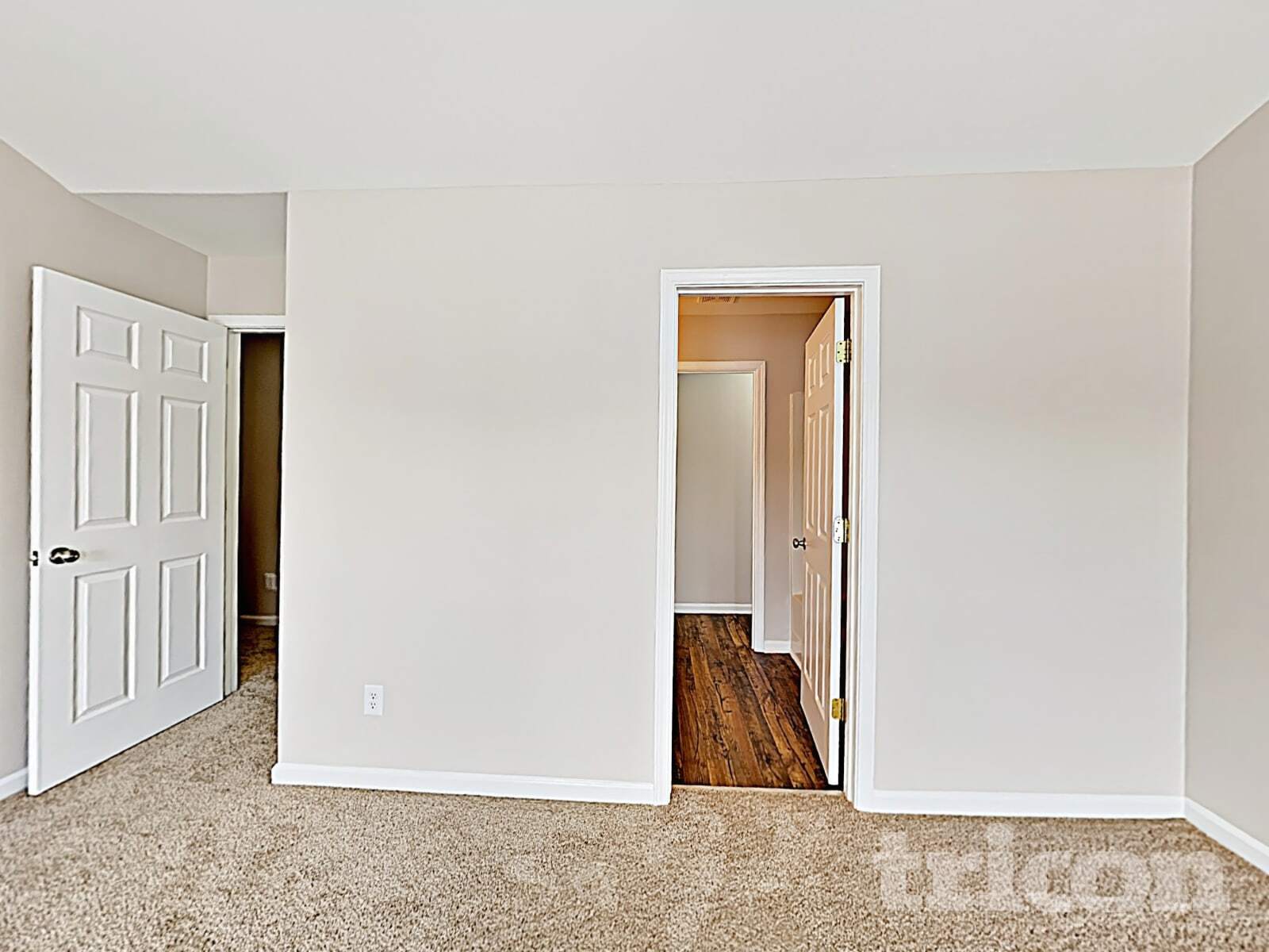 Building Photo - 8716 Rozumny Dr