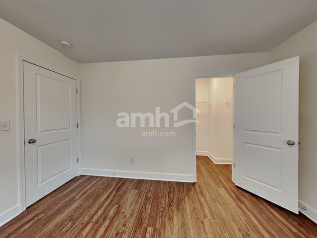 Building Photo - 5448 Lake Water Ct