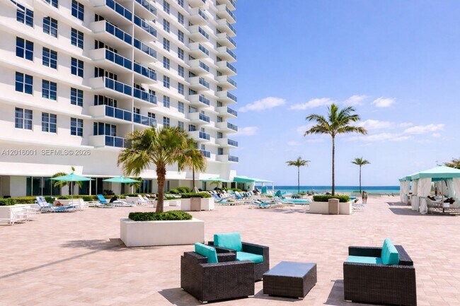 Building Photo - 3725 S Ocean Dr