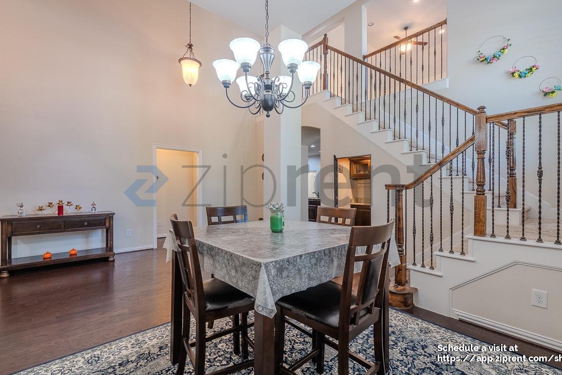 Building Photo - 27115 Downing Park Blvd