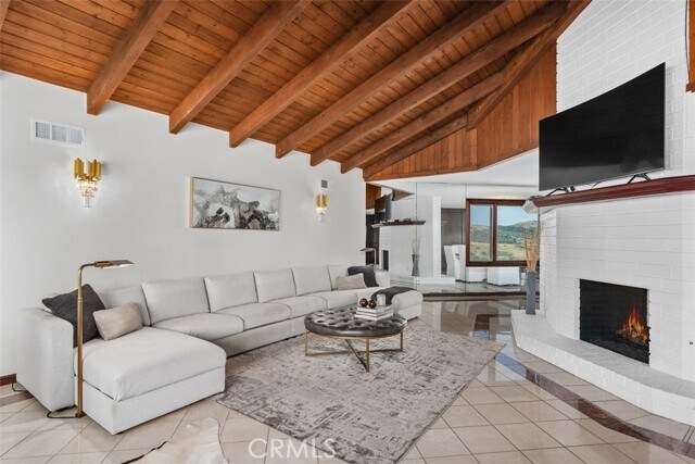 Building Photo - 868 Avenida Acapulco