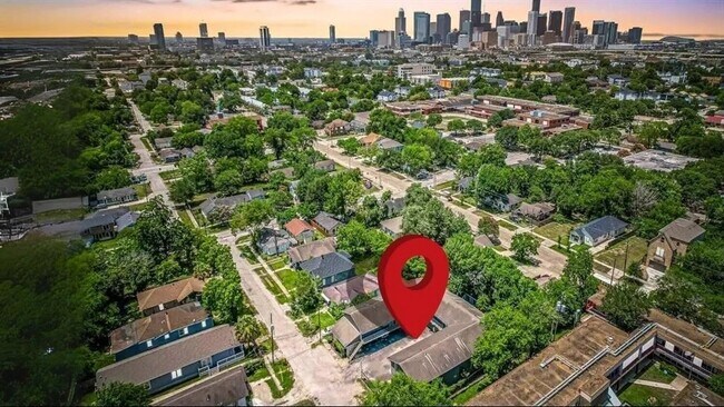 Building Photo - 2819 Berry St