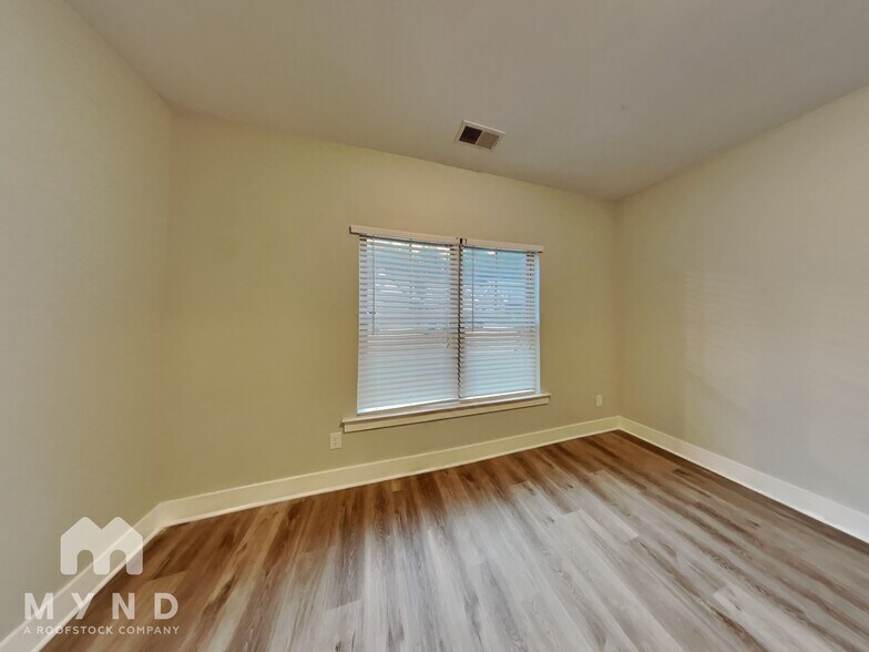 Building Photo - 5525 Park Side Rd