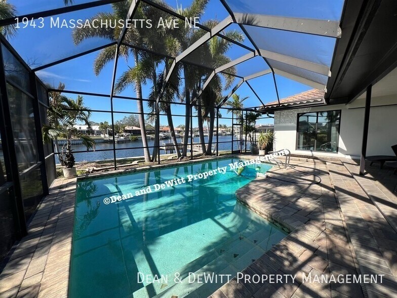 Building Photo - 4 Bed/3 Bath