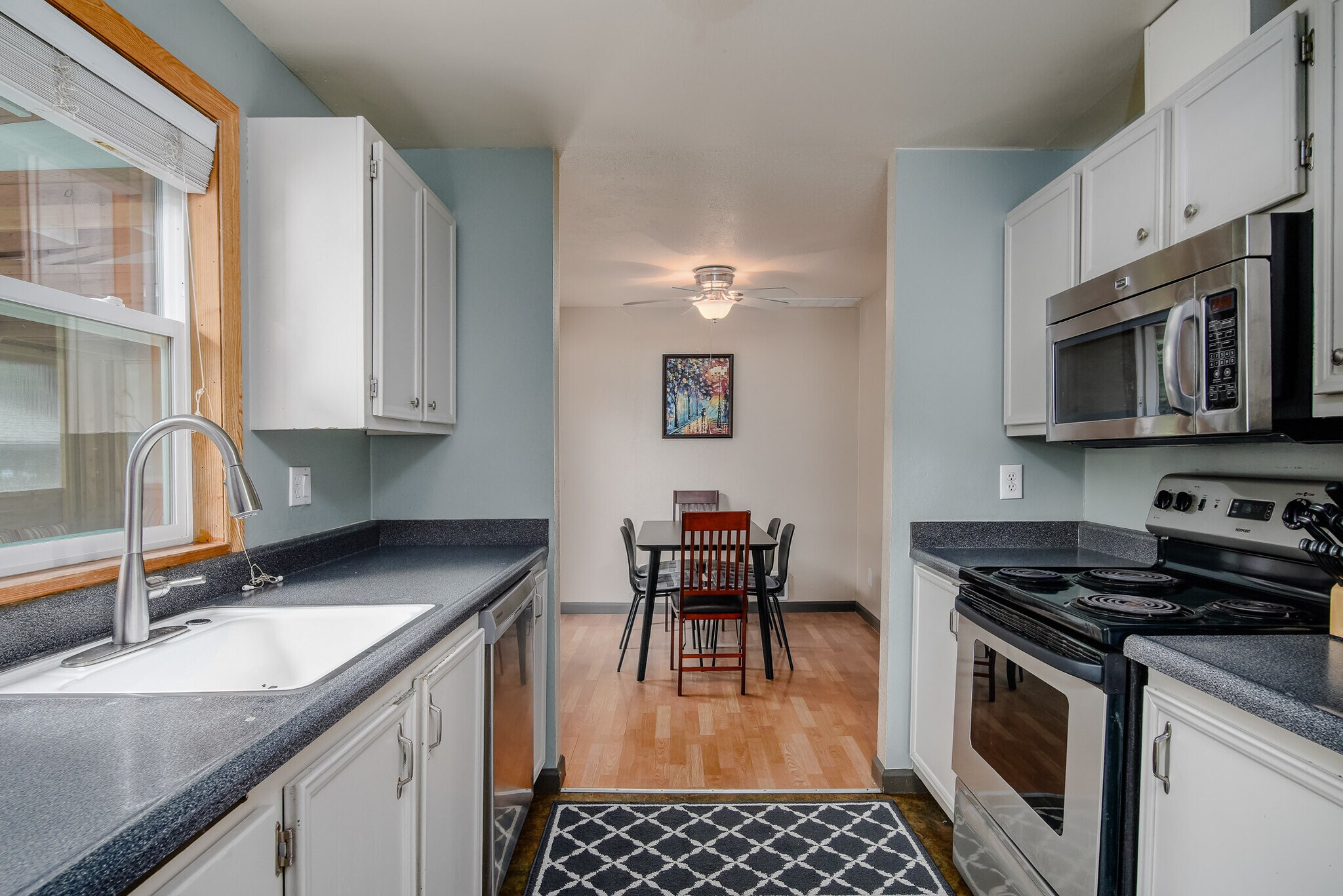 Building Photo - 312 S Nebraska St