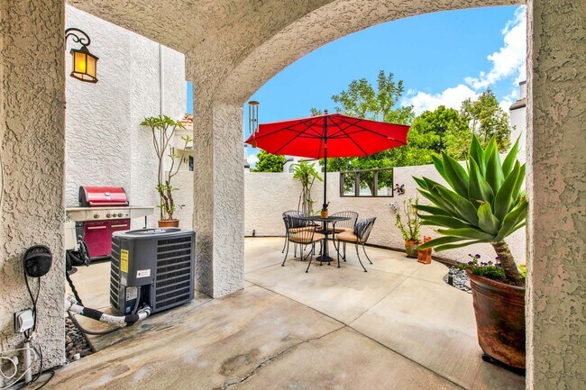 Building Photo - 13133 Le Parc