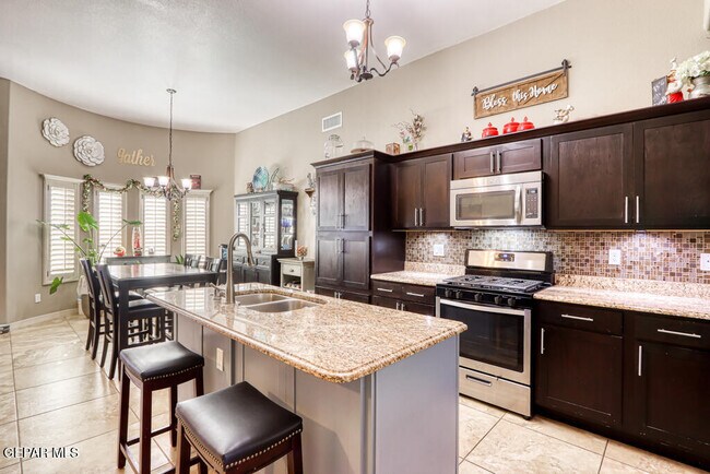 Building Photo - 13102 Cozy Cove Ave