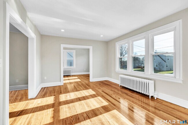 Building Photo - 126 Thomas St