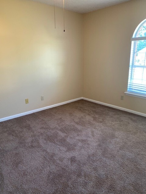 Building Photo - Three Bedroom Home w/ Garage