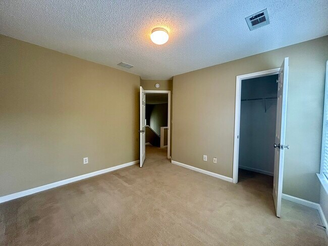 Building Photo - 1608 Hemburg Trace