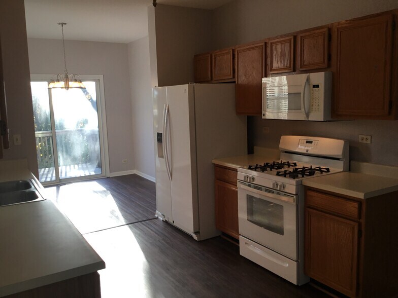 Building Photo - 13 Brian Ct