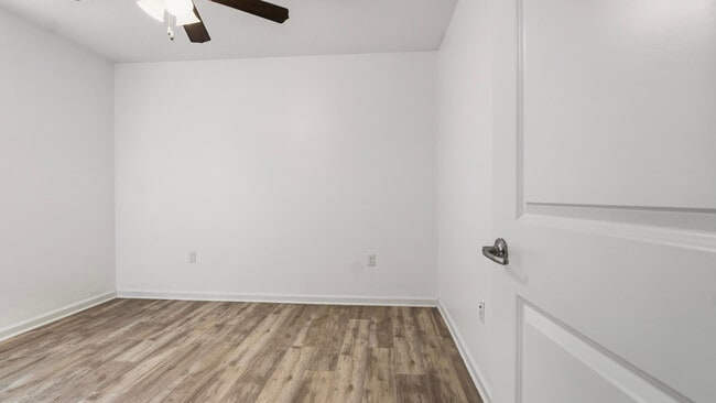 Building Photo - 1249 Martin Rd