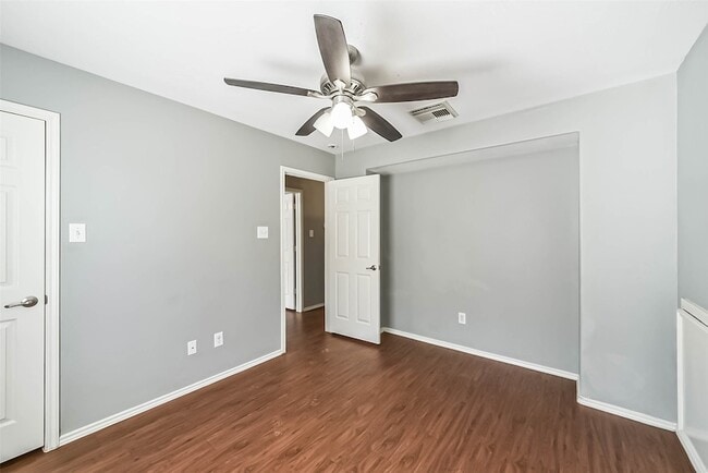 Building Photo - 8726 Old Maple Ln