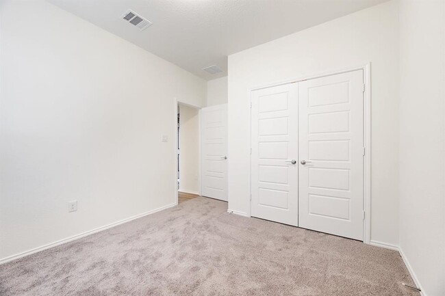 Building Photo - 100 Jarbridge Dr