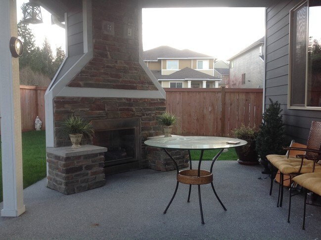 Building Photo - 1211 35th St Pl SE