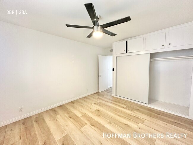 Building Photo - 6025 Whitsett Ave