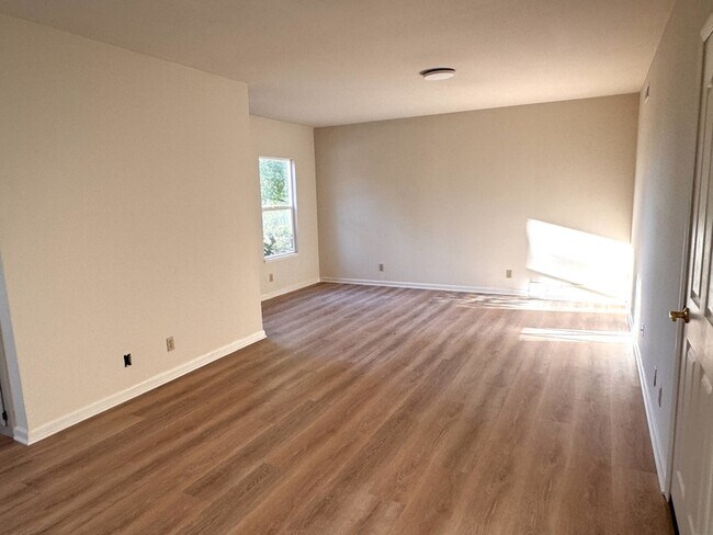 Building Photo - 146 Northridge Dr