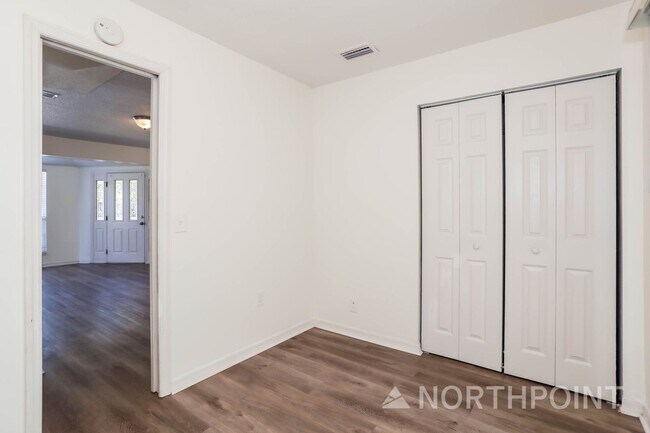 Building Photo - 3 BR/1.5BA | Newly Renovated Single Family Home |  Huge backyard|In Jacksonville!