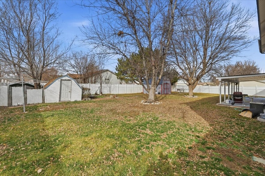 Building Photo - 925 S Haskett St