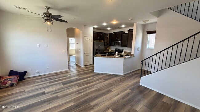 Building Photo - 2125 E Huntington Dr