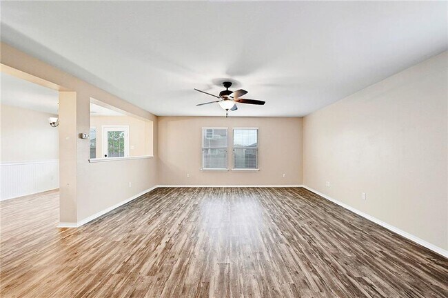 Building Photo - 171 Violet